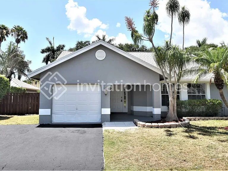 3211 NW 123rd Ter — Photo 1