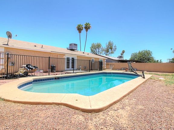 4th image of 1814 N 66th Dr