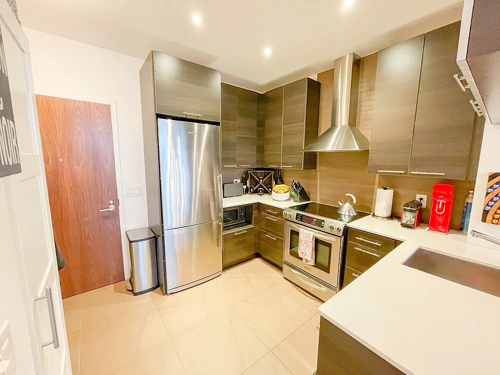 2 bed, 935 sqft, $3,950 — Photo 4