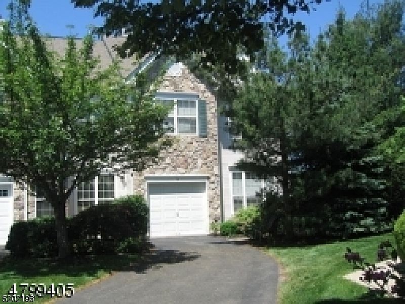2nd image of 9 Charleston Ct