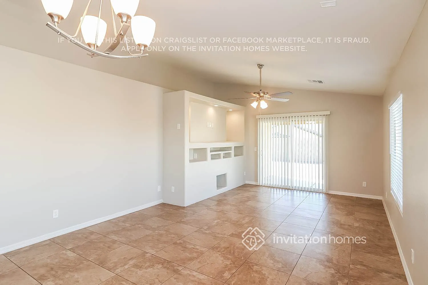 5726 S 27Th Dr Phoenix, AZ 85041 — Photo 3