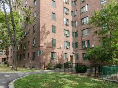 1970 E Tremont Avenue #8A, Bronx, NY, 10462