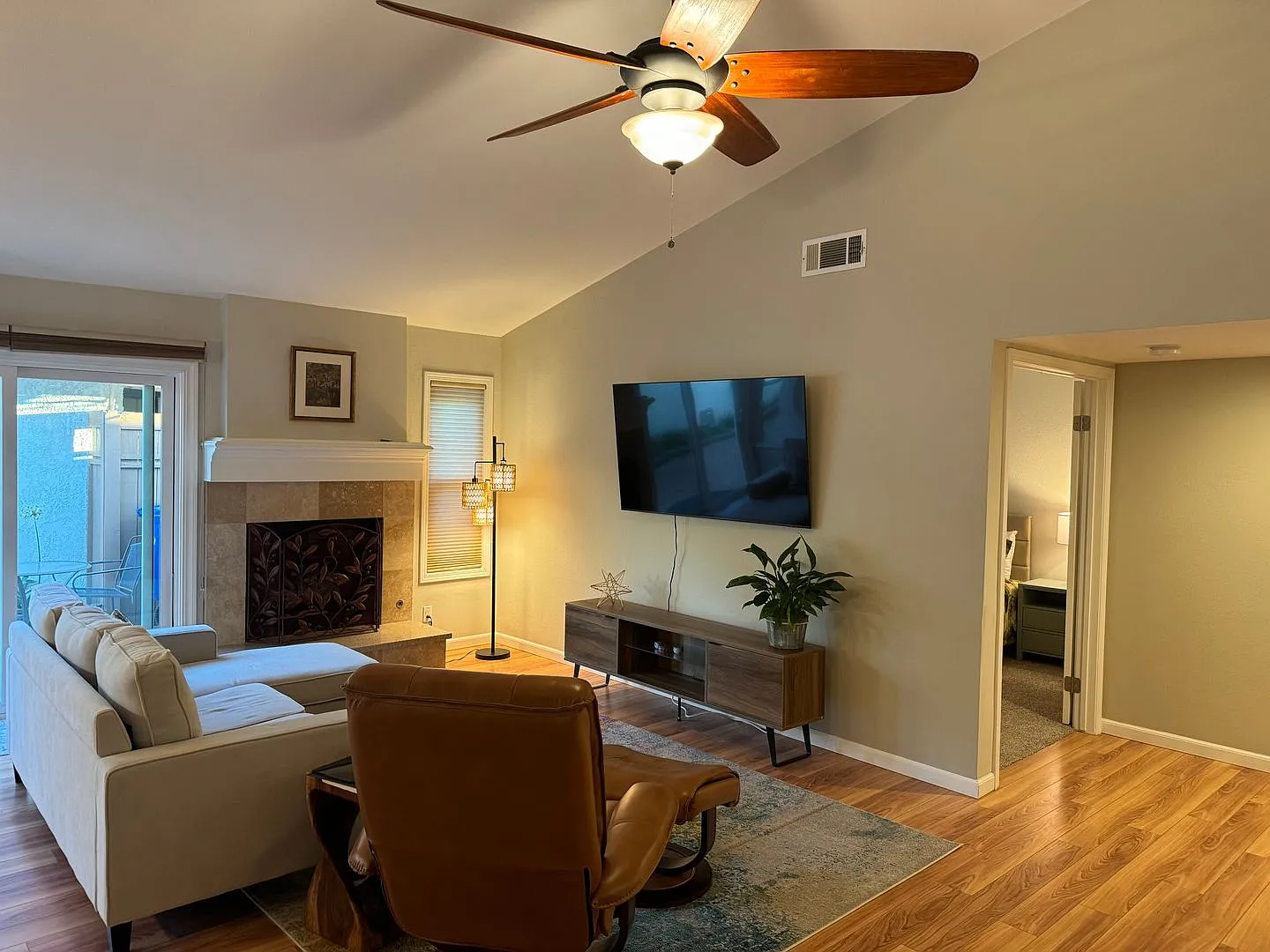 Short Term Furnished Beautiful SIngle Story Home — Photo 4