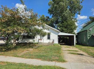 617 Park St, Hillsboro, IL 62049
