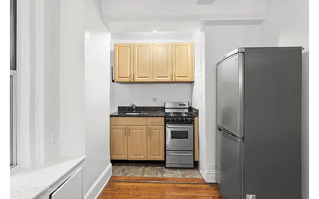 Rented by Douglas Elliman | media 4