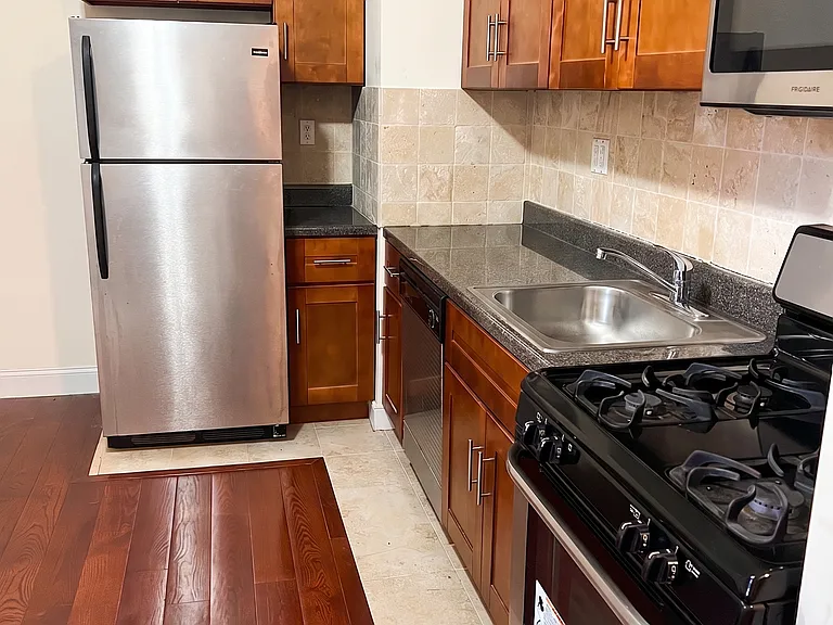 1 Arden St #412 — Photo 3