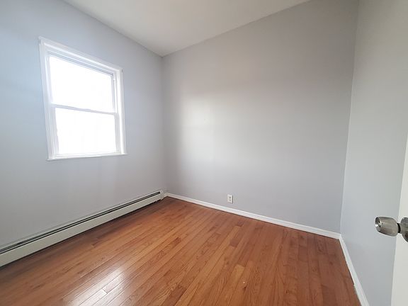5th image of 151 Myrtle Ave #3