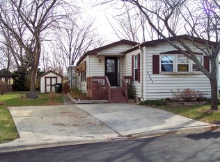 3265 Susan Cir S, Park City, IL 60085