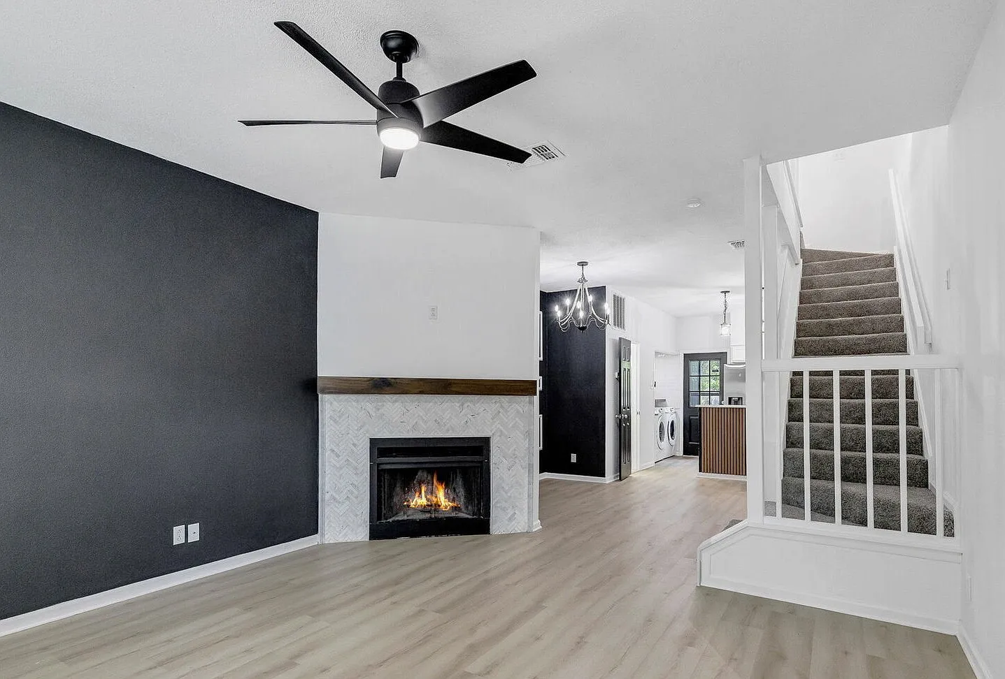 3 bed, 3.5 bath, 1112 sqft, $1,650 — Photo 3