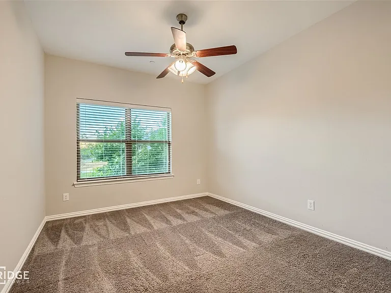 1312 Lake Crest Ln — Photo 12