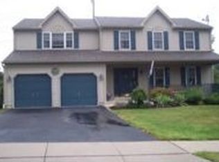 3709 Regency Dr, Sinking Spring, PA 19608