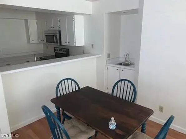 2008 Mesquite Ln APT 205, Laughlin, NV 89029