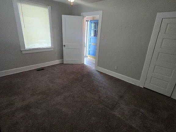 4th image of 423 Franklin St