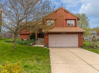 6145 Adacroft Dr SE, Ada, MI 49301