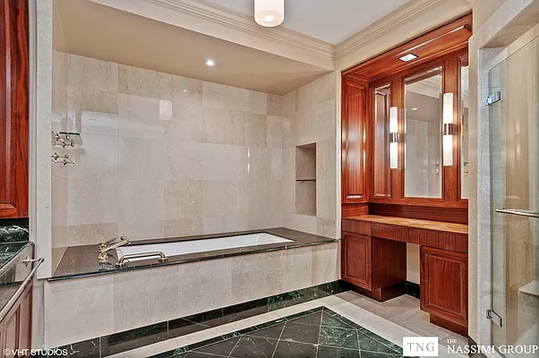 Sold by TNG Nassimi Realty | media 4