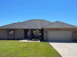 5810 Crestlake Dr, Crestview, FL 32536