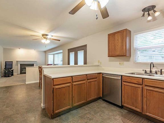 5th image of 4404 Meadowgreen Estates Dr