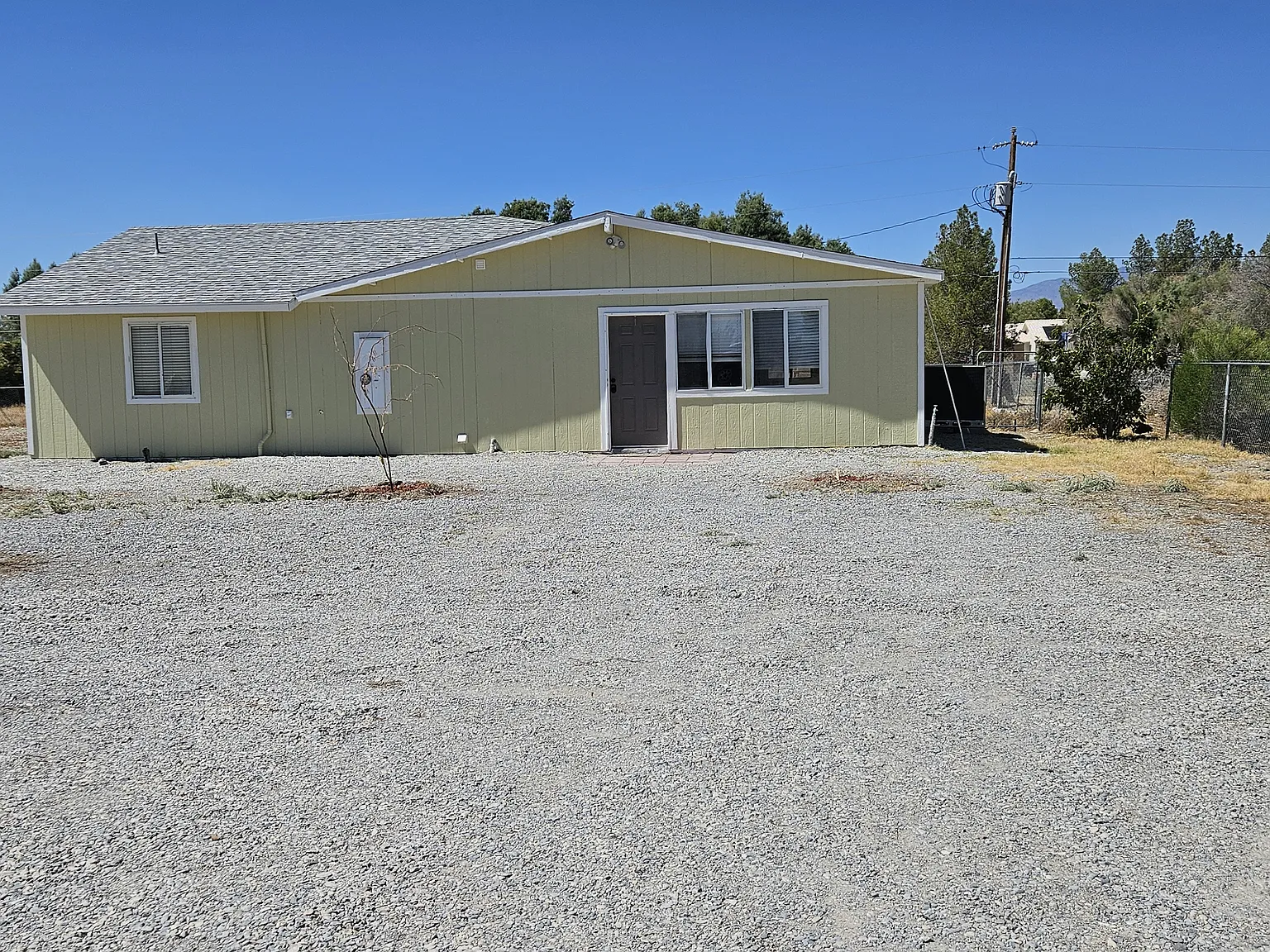 1950 Donner St — Photo 2