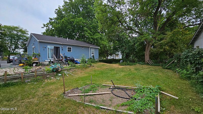 4th image of 36 Peck Avenue