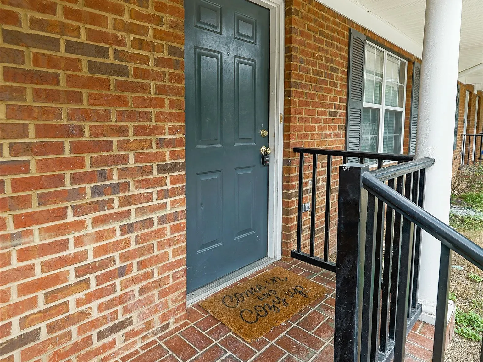 3 bed, 3.0 bath, 1350 sqft, $1,600 — Photo 3