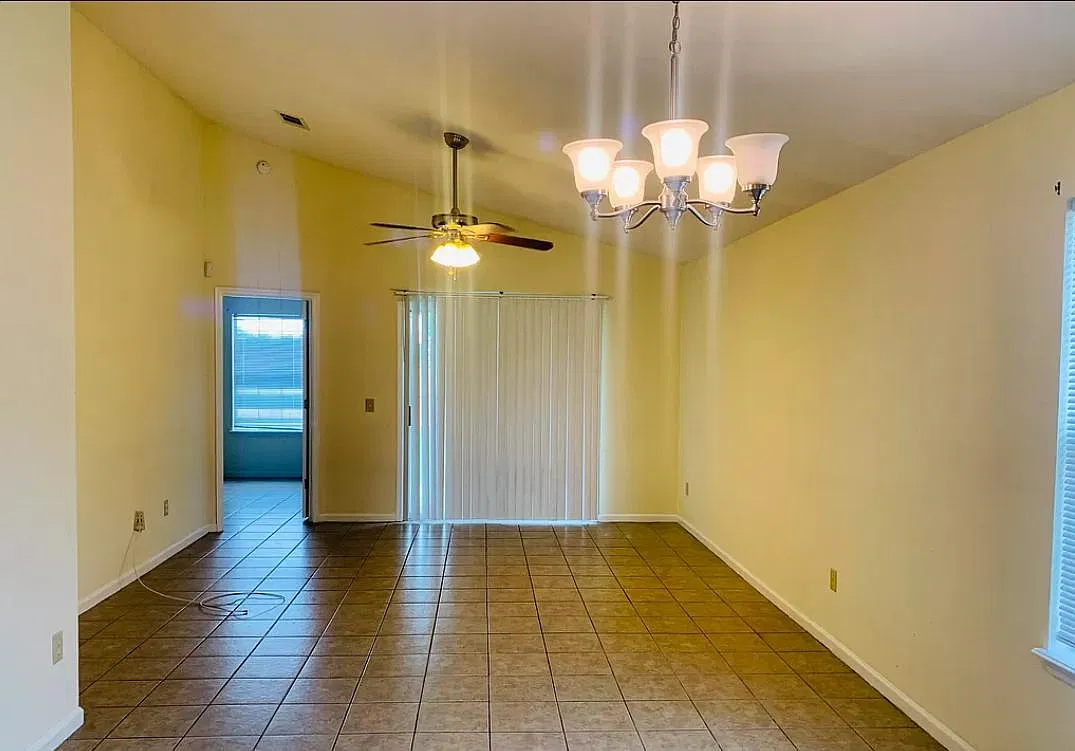 3 bed, 1220 sqft, $1,800 — Photo 2