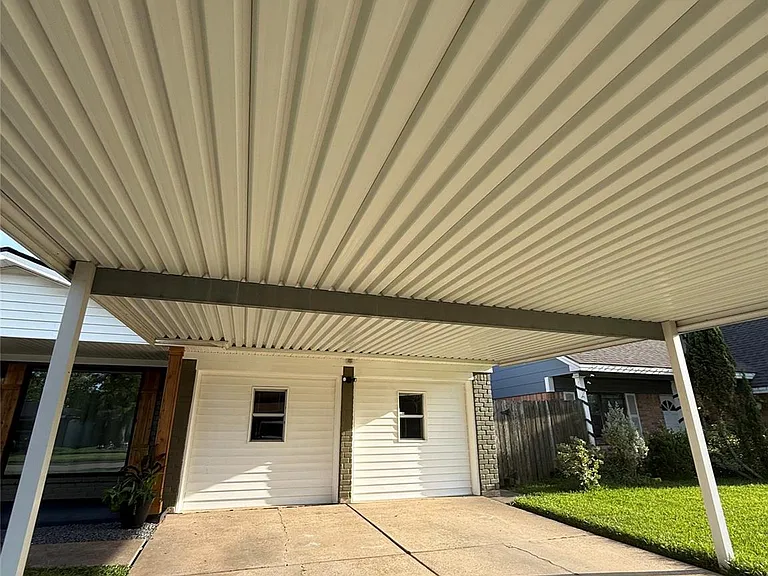 2726 Yale St — Photo 47
