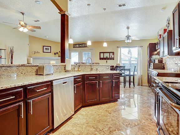 3rd image of 12719 Dunns View Dr