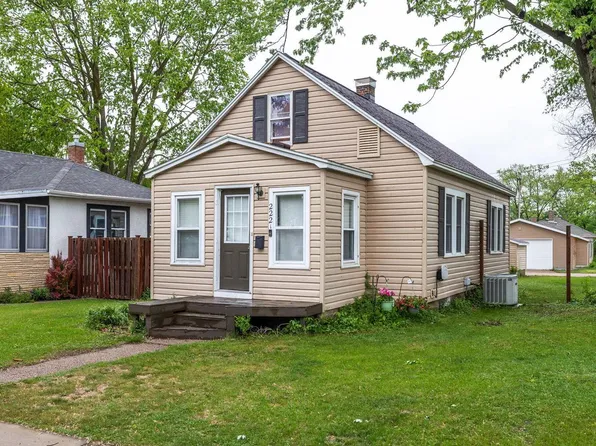 2221 15th PLACE SOUTH South, La Crosse, WI 54601