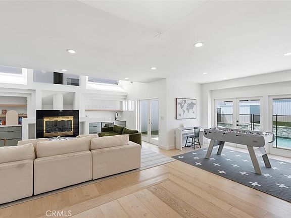 5th image of 845 11th St