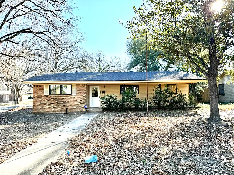 601 Ravenwood Dr — Photo 17