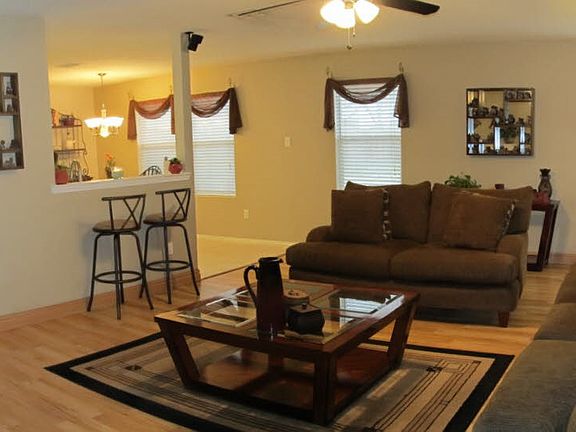 2nd image of 2432 Pecan Dr