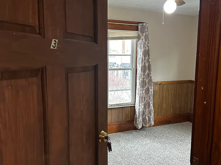 396 Sumner St — Photo 23