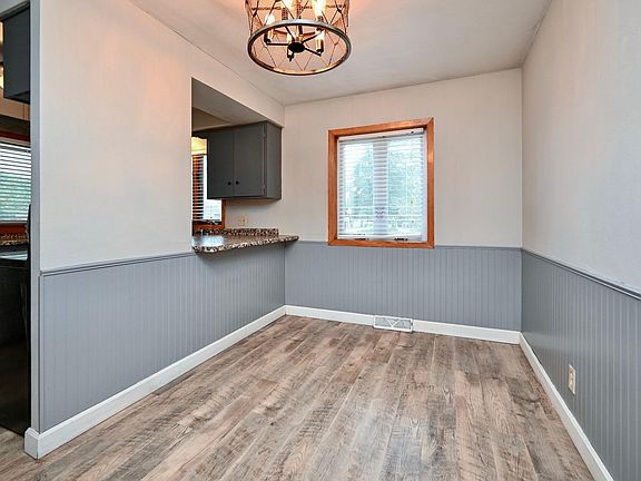 5th image of 307 Michaels St
