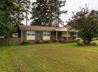5900 Kings Ct, Pleasant Garden, NC 27313