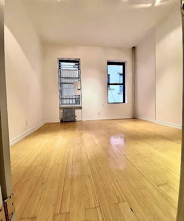 1st image of 163 Stanton St APT 8