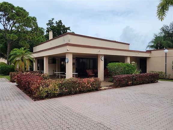 3rd image of 5841 Riverside Dr #102A3