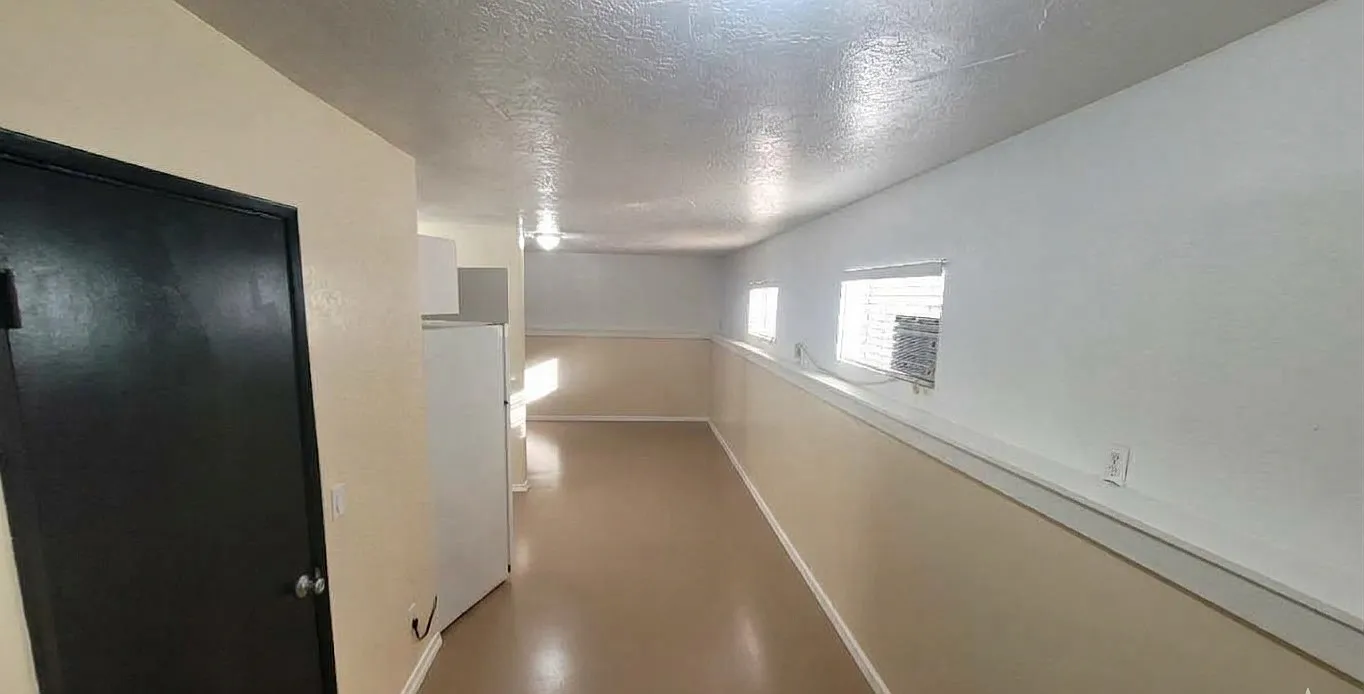 Studio, 750 sqft, $1,400 — Photo 2