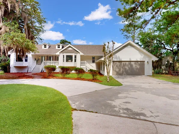 97 Tuscarora Ave, Beaufort, SC 29907