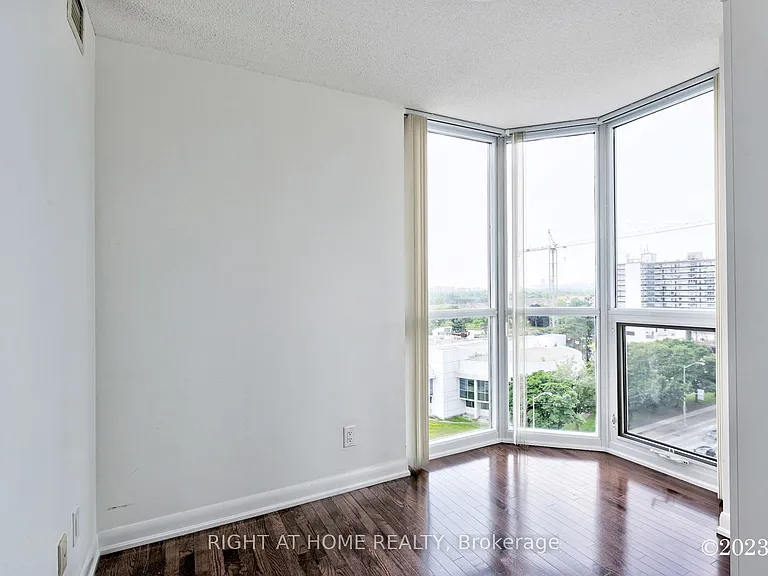 5793 Yonge St #1009 — Photo 13