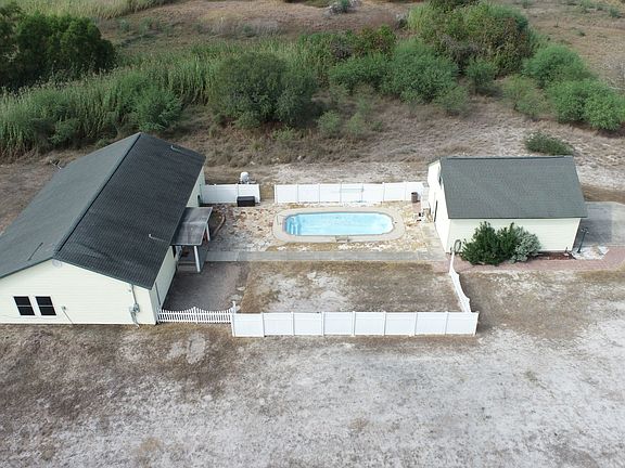 2nd image of 329 Lakeshore Dr