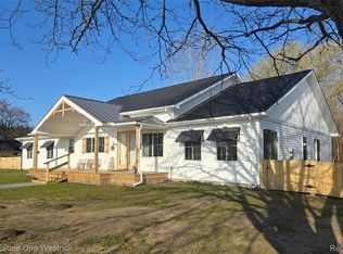 9236 River Rd, Clay, MI