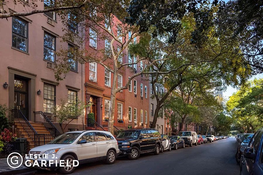 1st image of 318 W 22nd St