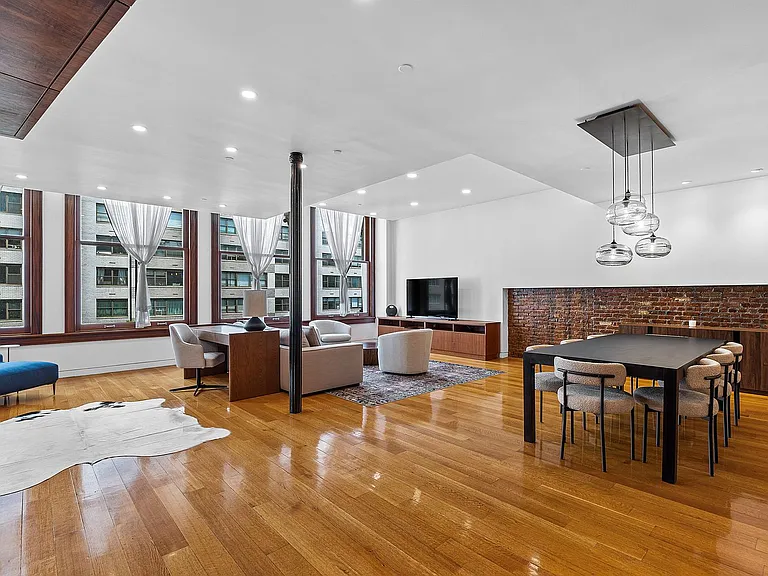 10 E 14th St #6 — Photo 9
