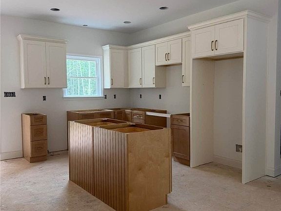 3rd image of 2243 Cumberland Rd