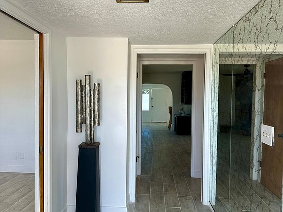 3rd image of 9831 Mesquite Ave
