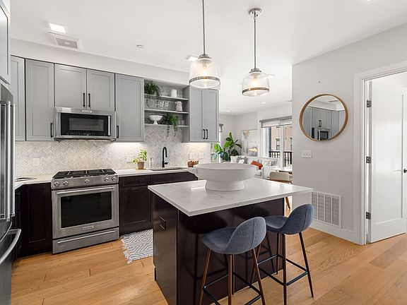 3rd image of 287 Maverick St #201