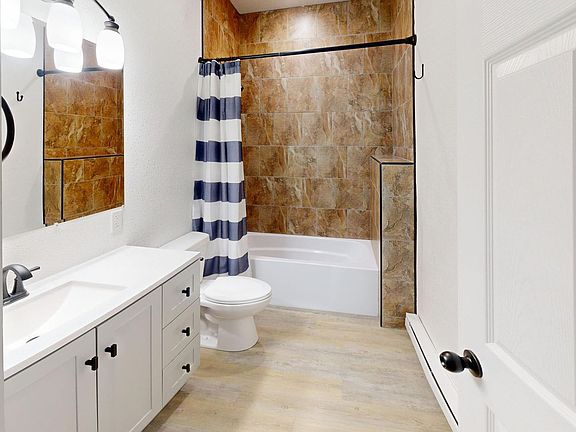 5th image of 105-107 W Oak St #105-1/2