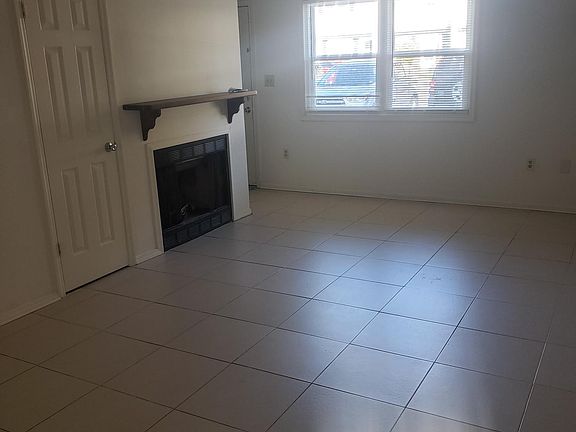 3rd image of 19 Roffman Pl