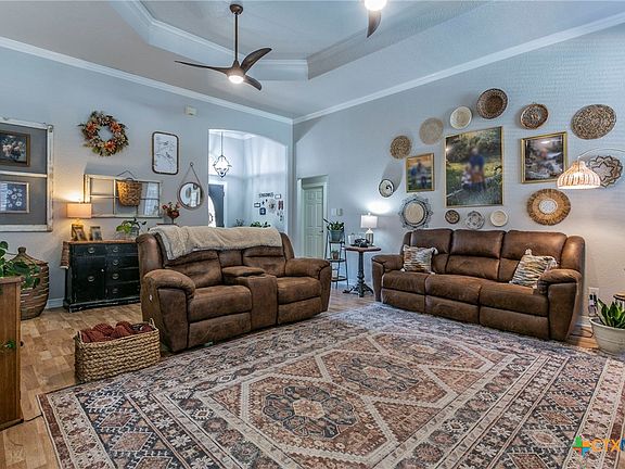 3rd image of 519 Wallaby Cir