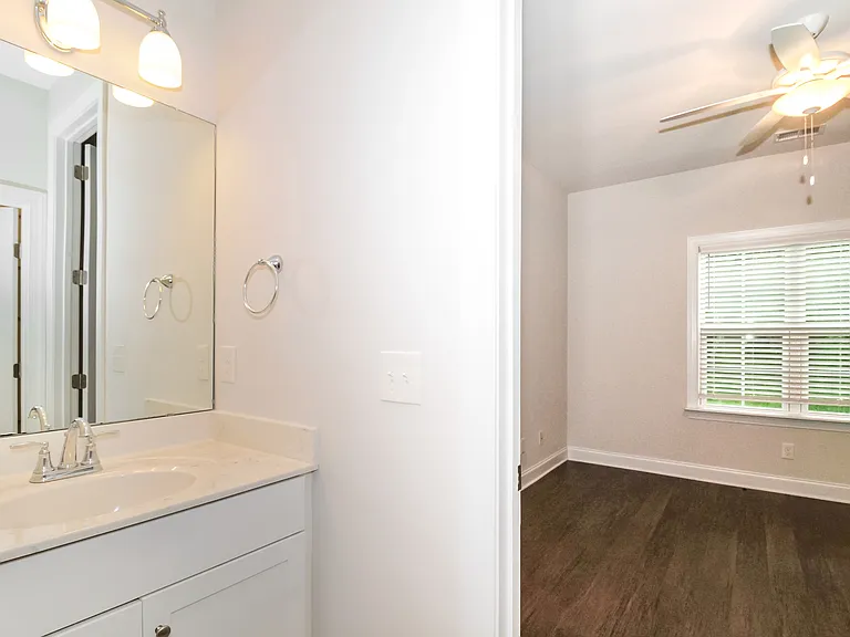 195 Highlands Glen Dr — Photo 12